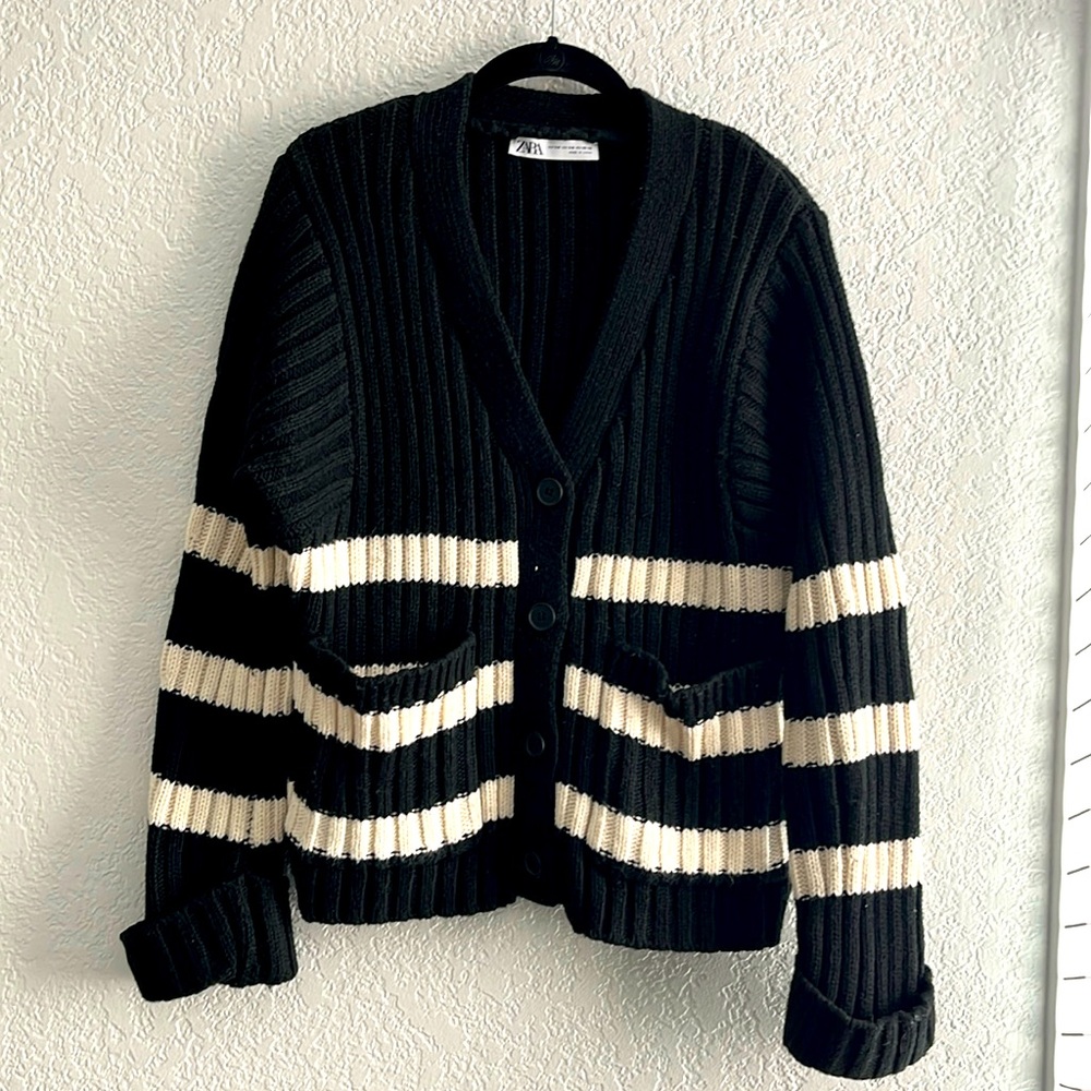 Zara Black Cardigan sweater with cream stripes and front pockets, size S/M